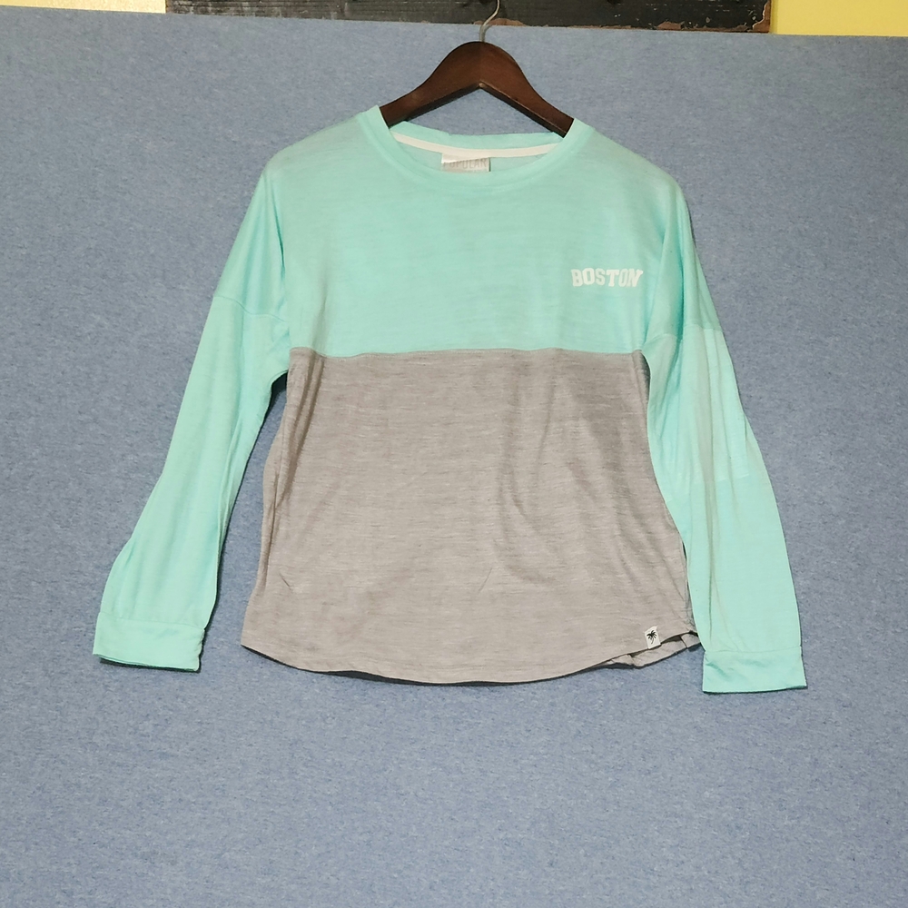 Popular Boston Logo Long Sleeve Color Block Tee. M